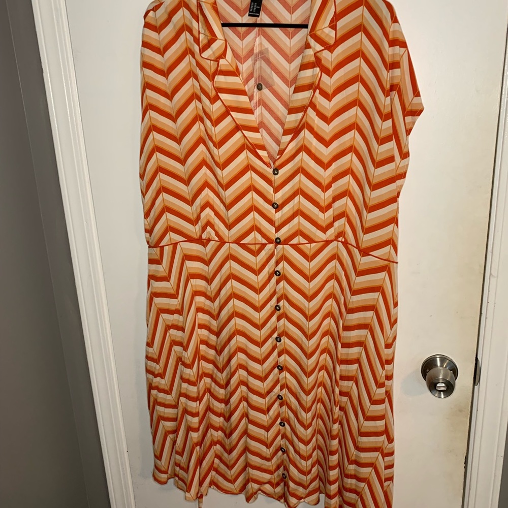 Forever 21 70’s pattern dress